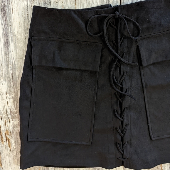 Brunette the Label Faux Suede Black Mini Skirt Women's XS - Picture 3 of 7